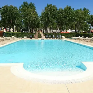 Village Виареджо